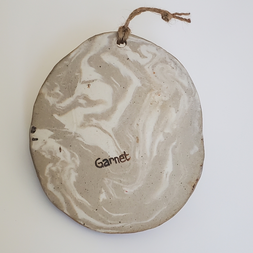 Studio Pottery Wall Pocket Embossed Leaves Signed Garnet - Picture 9 of 12
